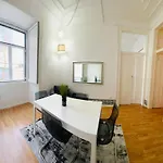 Luxury In The Centre Of Lisbon, Alfama 旅馆 *