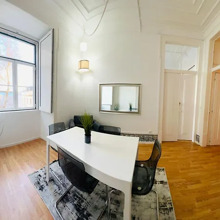 Luxury In The Centre Of Lisbon, Alfama Хостел *