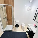 Luxury In The Centre Of Lisbon, Alfama بيت شباب Lisboa