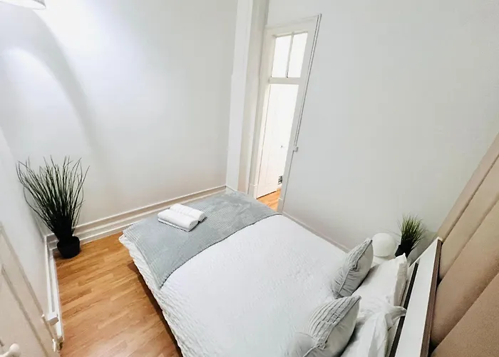 호스텔 Luxury In The Centre Of Lisbon, Alfama