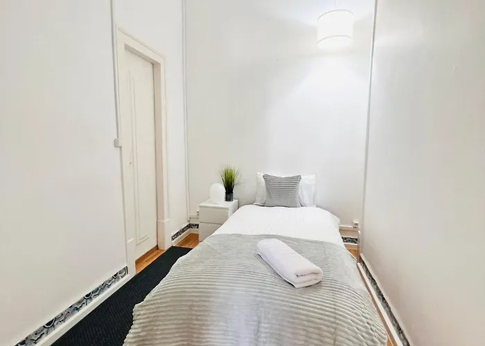 호스텔 Luxury In The Centre Of Lisbon, Alfama *